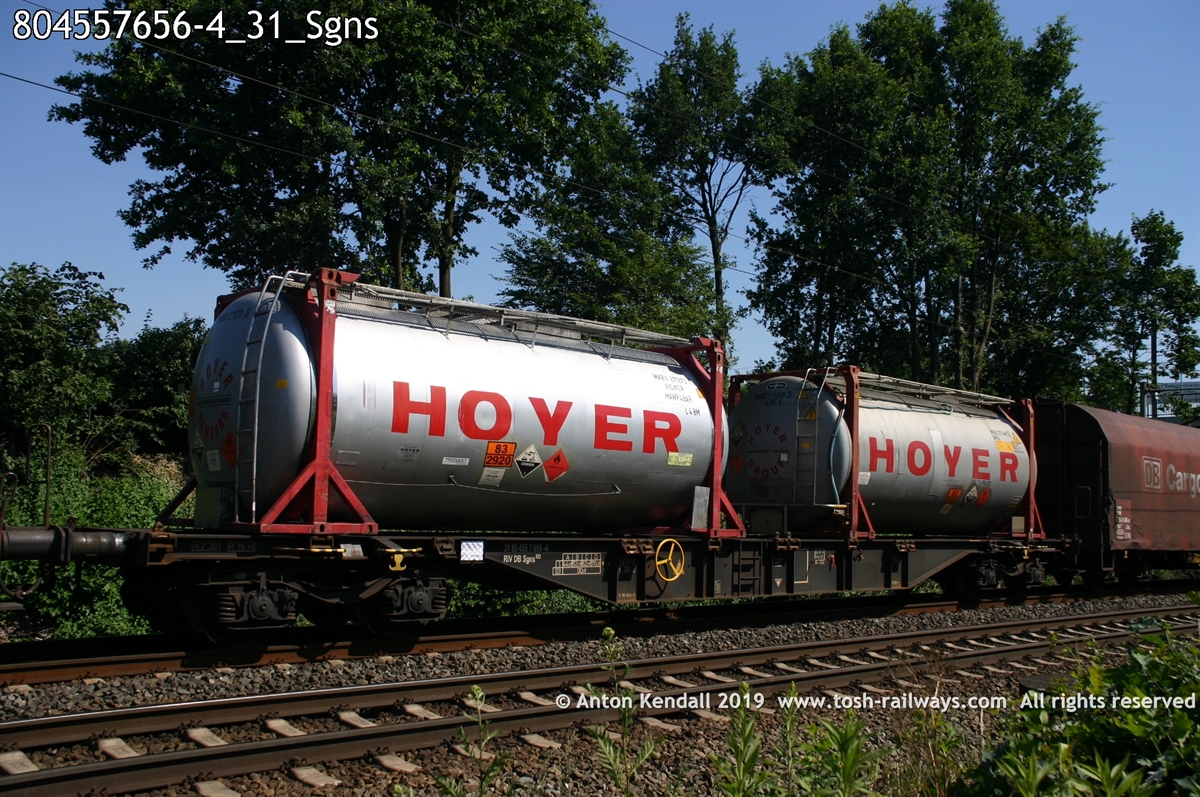 804557656-4_31_Sgns.jpg